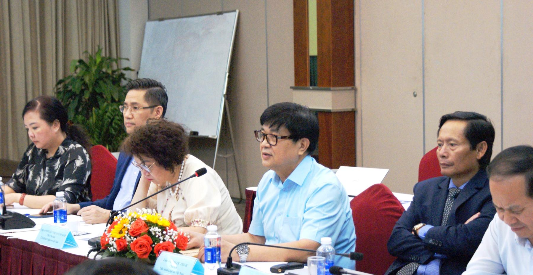 Luật sư, Tiến sĩ Đỗ Ngọc Thịnh, Chủ tịch Liên đoàn Luật sư Việt Nam phát biểu tại buổi làm việc.